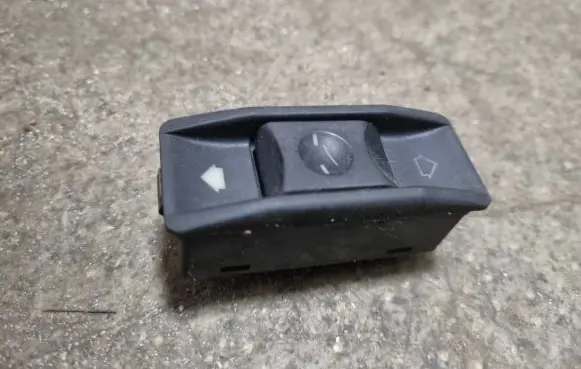 BMW 5 E34 Sunroof switch 1378862