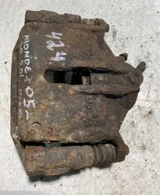 Ford Mondeo Mk III Front brake caliper