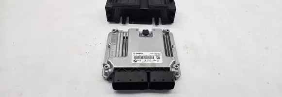 BMW 5 F10 F11 Engine control unit/module 0281030759 031602899 8577764