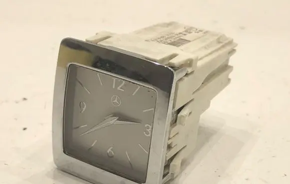 Mercedes-Benz E W212 Clock A2188270000