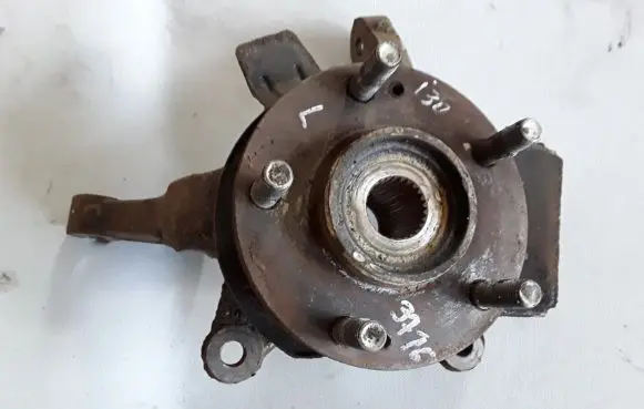Hyundai i30 Front wheel hub 51715A6000