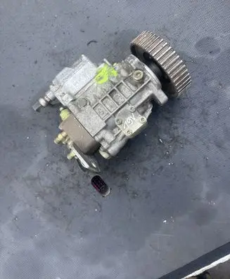 Audi A3 S3 8L Fuel injection high pressure pump 0460404977
