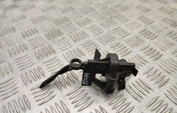 Toyota Aygo AB40 Fuel tank cap lock 