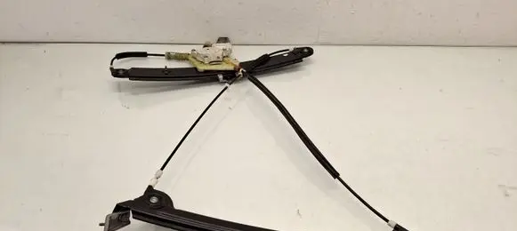 BMW 1 E81 E87 Front door window regulator with motor 6978845 6978846