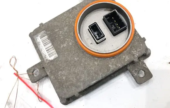 Volkswagen PASSAT B7 Voltage converter/converter module 8K0941597B