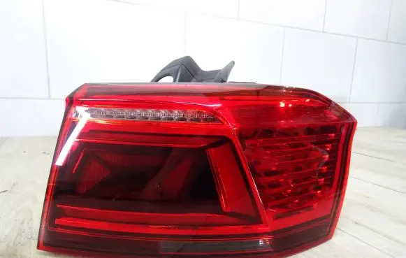 Volkswagen PASSAT B8 Rear/tail lights 3G9945208N