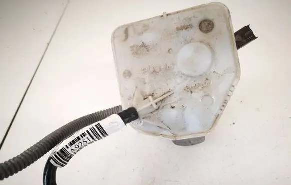 Citroen C4 I Brake fluid reservoir 0204051007