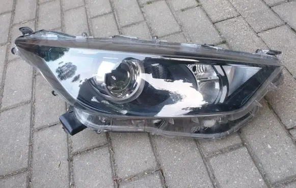 Toyota Yaris XP210 Headlight/headlamp 81130K0060