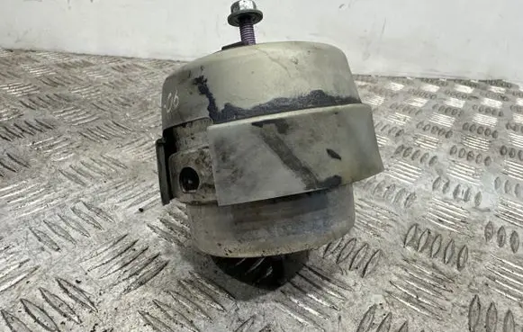 Audi A4 S4 B7 8E 8H Engine mount bracket