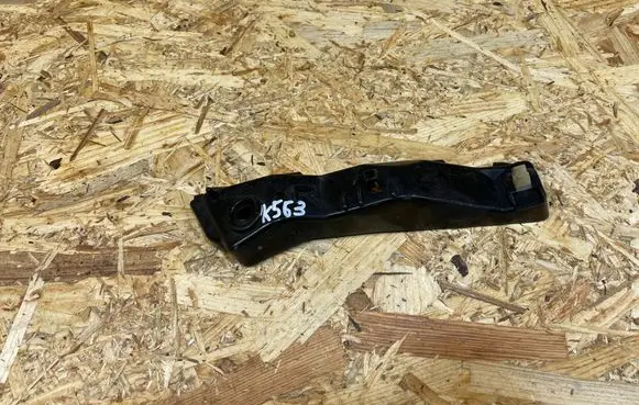 KIA Carens III Front bumper mounting bracket 86514A4020