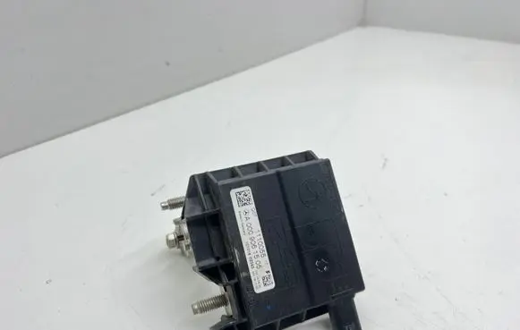 Mercedes-Benz C W205 Battery relay fuse A0009061505 1110055 10101802393