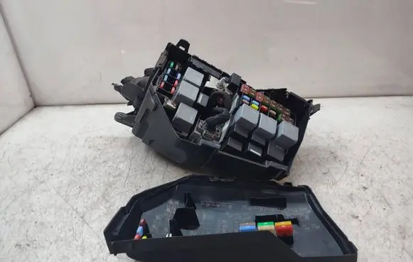 Land Rover Discovery Sport Fuse box set GK7214A076BA
