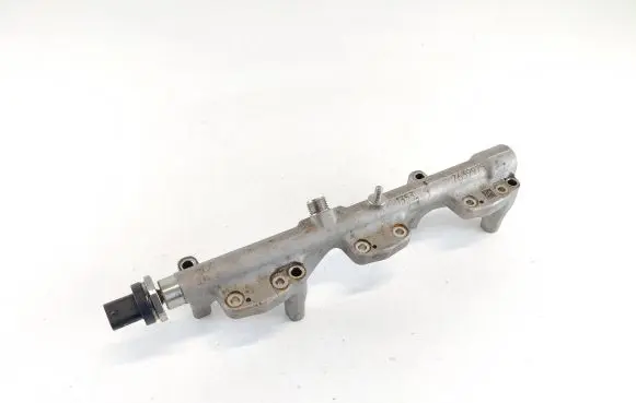 BMW 4 F36 Gran coupe Fuel main line pipe 7639975