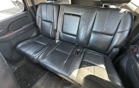 Chevrolet Suburban Second row seats 
