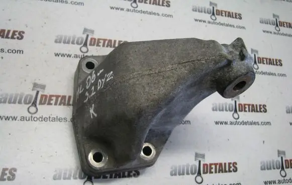 Mercedes-Benz ML W164 Engine mounting bracket A6422230204
