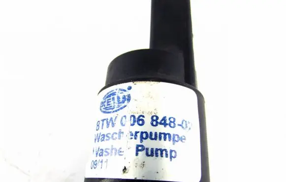 Mercedes-Benz C W203 Windscreen/windshield washer pump 00684802