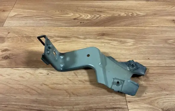 Opel Insignia A Fender mounting bracket 