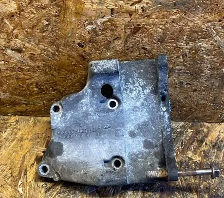 Mercedes-Benz E W124 Generator/alternator bracket R6031550735