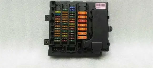 BMW Z4 E85 E86 Fuse box set 6978265