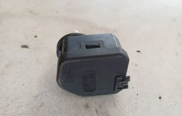 Volkswagen PASSAT B5.5 Headlight level adjustment motor 1J0941295C