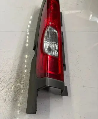 Opel Vivaro Rear/tail lights 