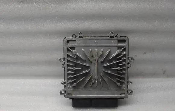 Volvo V70 Engine control unit/module P31303388 0281015286 1039S33755