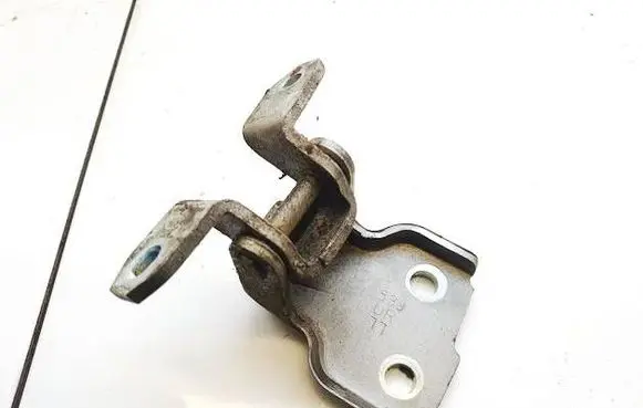 Suzuki Swift I Front door upper hinge
