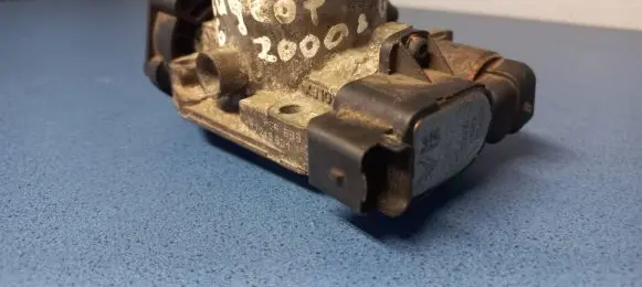 Peugeot 406 Throttle valve 9613888980