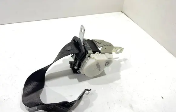 BMW 6 F06 Gran coupe Rear seatbelt 34133149