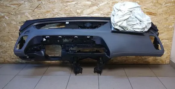 Mercedes-Benz EQC Dashboard