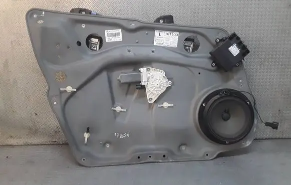 Mercedes-Benz B W245 Front door window regulator with motor A1697202779