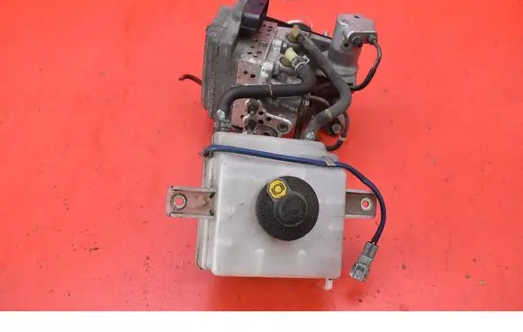 Toyota Auris E180 Master brake cylinder 4727047030