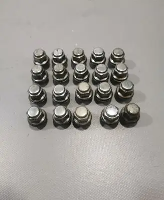 Toyota Corolla Verso AR10 Nuts/bolts 