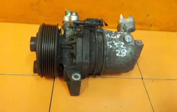 Nissan Juke I F15 Air conditioning (A/C) compressor (pump) 92600CJ73D