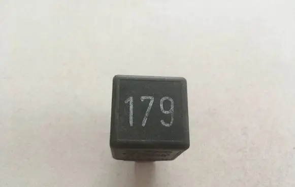 Volkswagen PASSAT B4 Other relay 357927843A 179