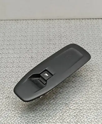 Peugeot 208 Electric window control switch 96751118ZD 3042013 182057