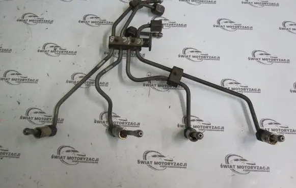 Nissan Terrano Fuel injector supply line/pipe 