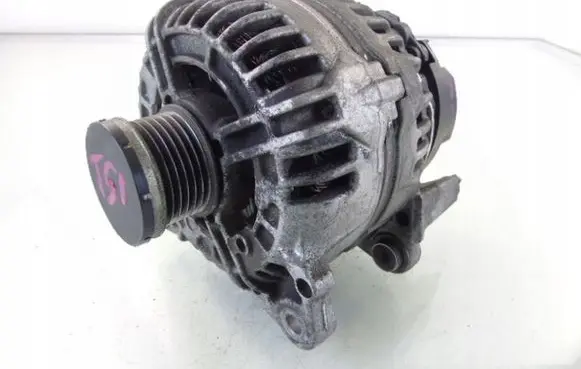 Volkswagen Scirocco Generator/alternator 03C903023A