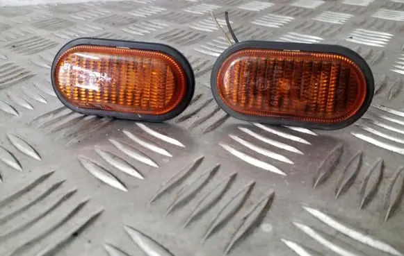 Renault Trafic II (X83) Front fender indicator light 7700847333 8200194580