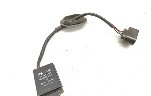 Audi A3 S3 A3 Sportback 8P Fuel pump relay 1K0906093F