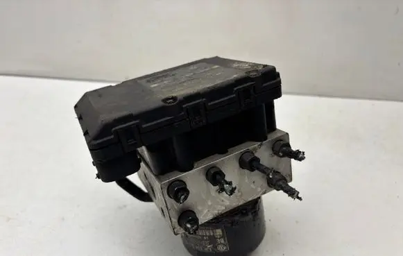 Volkswagen Golf IV ABS Pump 1J0907379P 1J0614117D