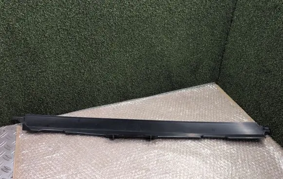 Opel Movano B Radiator trim 214760020R