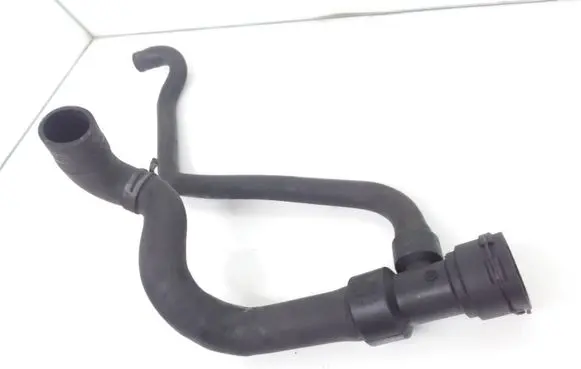 Volkswagen PASSAT B5 Engine coolant pipe/hose 8D0121055F