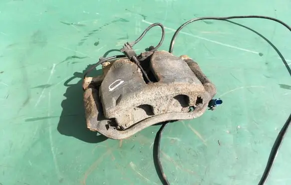 Volkswagen Crafter Rear brake caliper 2E0615424A 9064408634