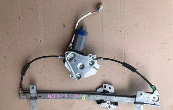 Honda Accord Front door window regulator with motor