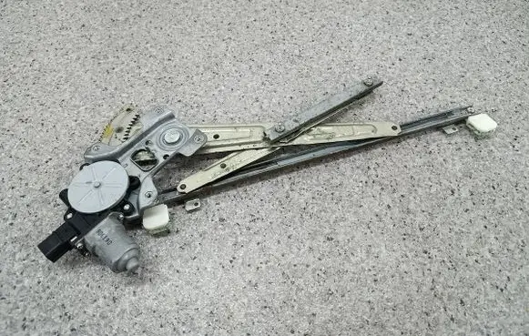 Mitsubishi Lancer X Front door window regulator with motor
