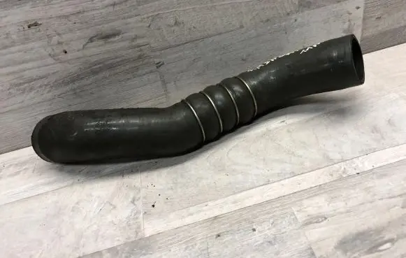 Nissan Qashqai+2 Intercooler hose/pipe