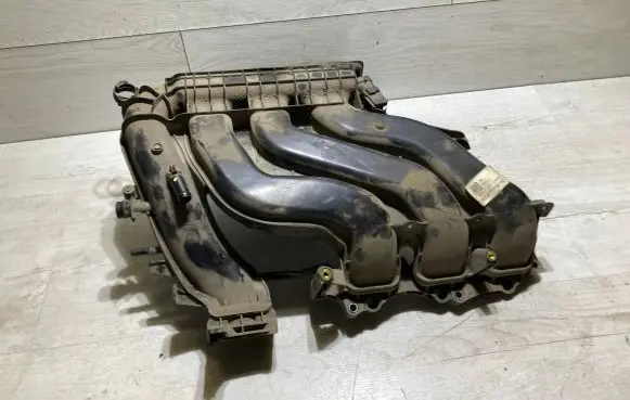 Renault Twingo III Intake manifold 140034490R