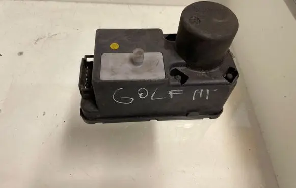 Volkswagen Golf III Central locking vacuum pump 1H0962257E