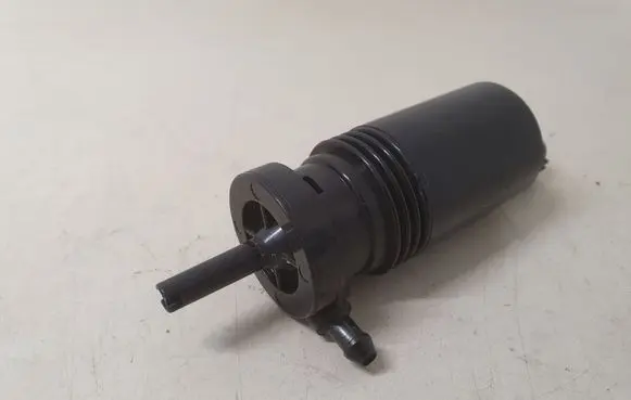 Volvo C30 Headlight washer pump 1012353